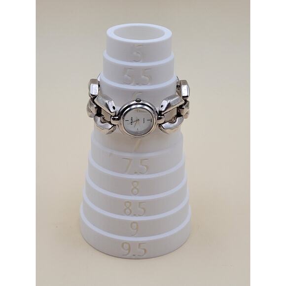 Vintage Gruen Ladies Watch Swiss Quartz ETA 902.104 Silver Tone Bracelet Rare main image 3